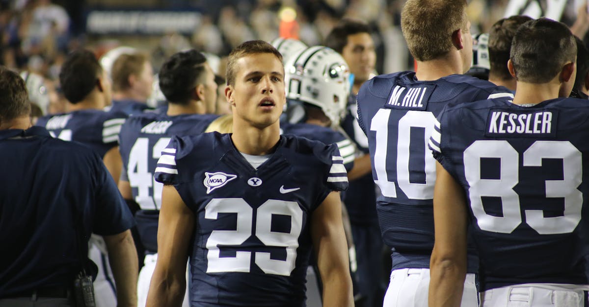 Daronte Jones coaching defensive backs for Minnesota Vikings during NFL game