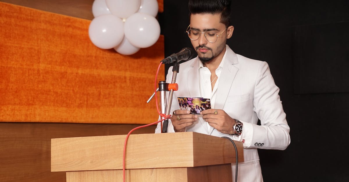 Reza Pahlavi, exiled Iranian crown prince, addressing protests against Iranian regime