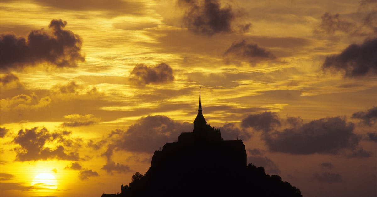 Michelle Pfeiffer and Kurt Russell star in The Madison, a drama about a New York family relocating to Montana