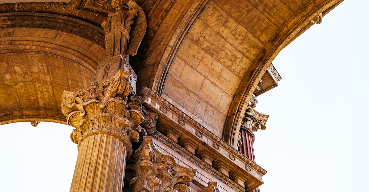 Red carpet arrivals at the 2026 NFL Honors ceremony in San Francisco
