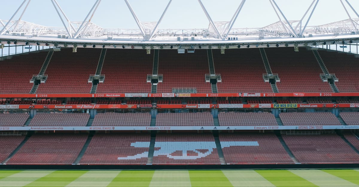 Ben White playing right-back for Arsenal at Emirates Stadium