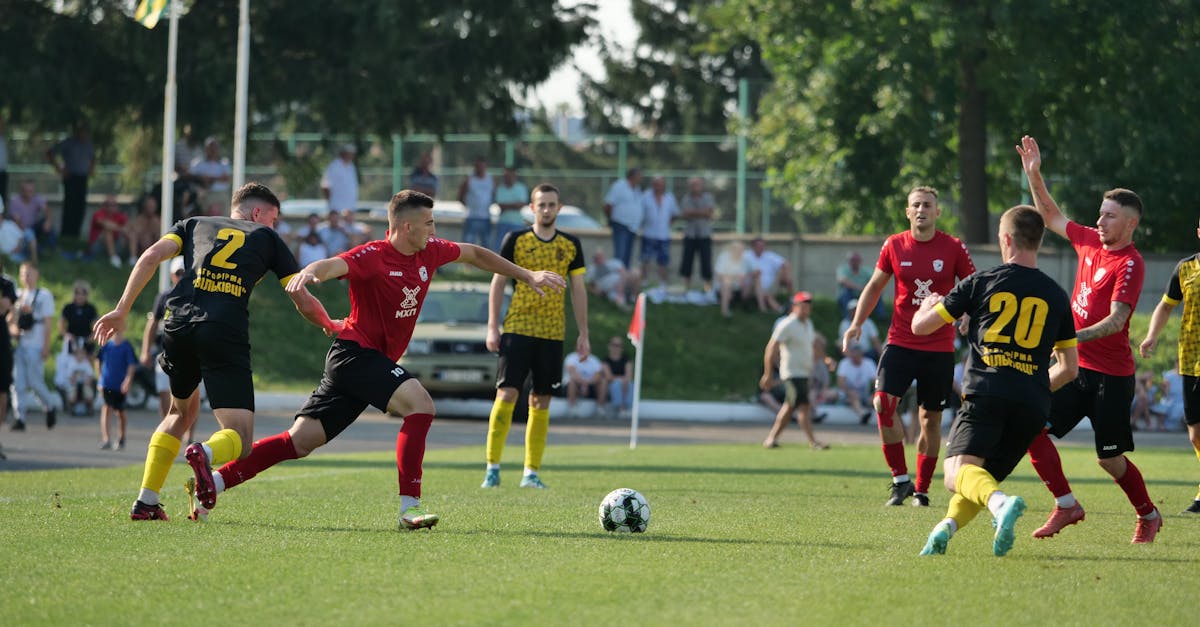 Elliot Anderson playing for Nottingham Forest during a Premier League match