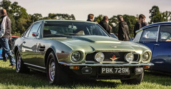 Photograph from Martin Roemers' Homo Mobilis project showing a car reflecting cultural identity