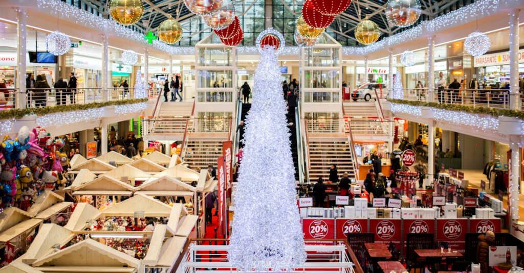 Empty aisles in a US retail store during the 2025 holiday shopping season