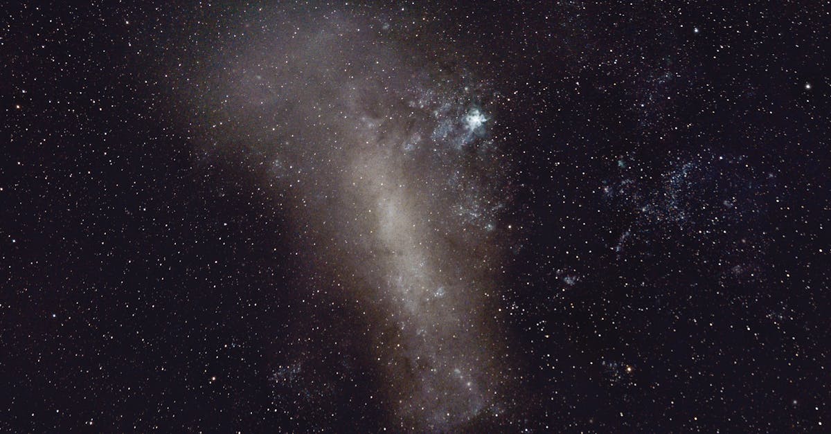 Illustration of WOH G64 star showing its transformation from red supergiant phase